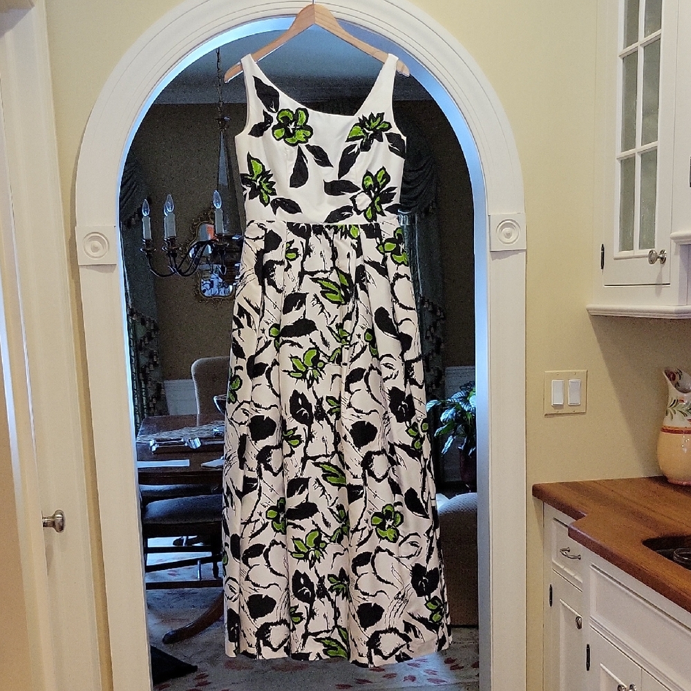 Chic Floral Maxi Dress with Green Accents